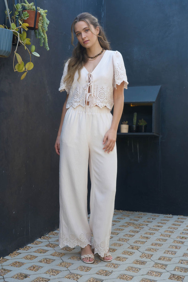 AVRIL EYELET SET